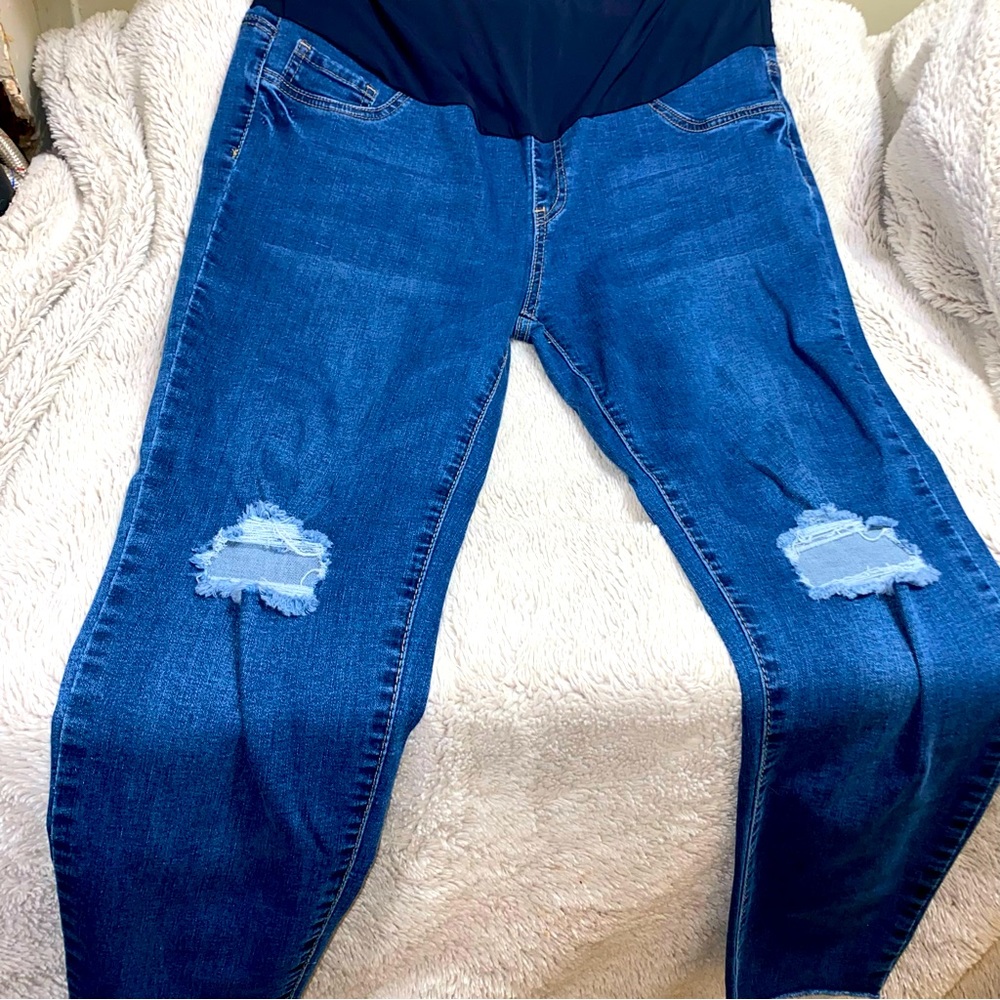 Women’s maternity jeans!